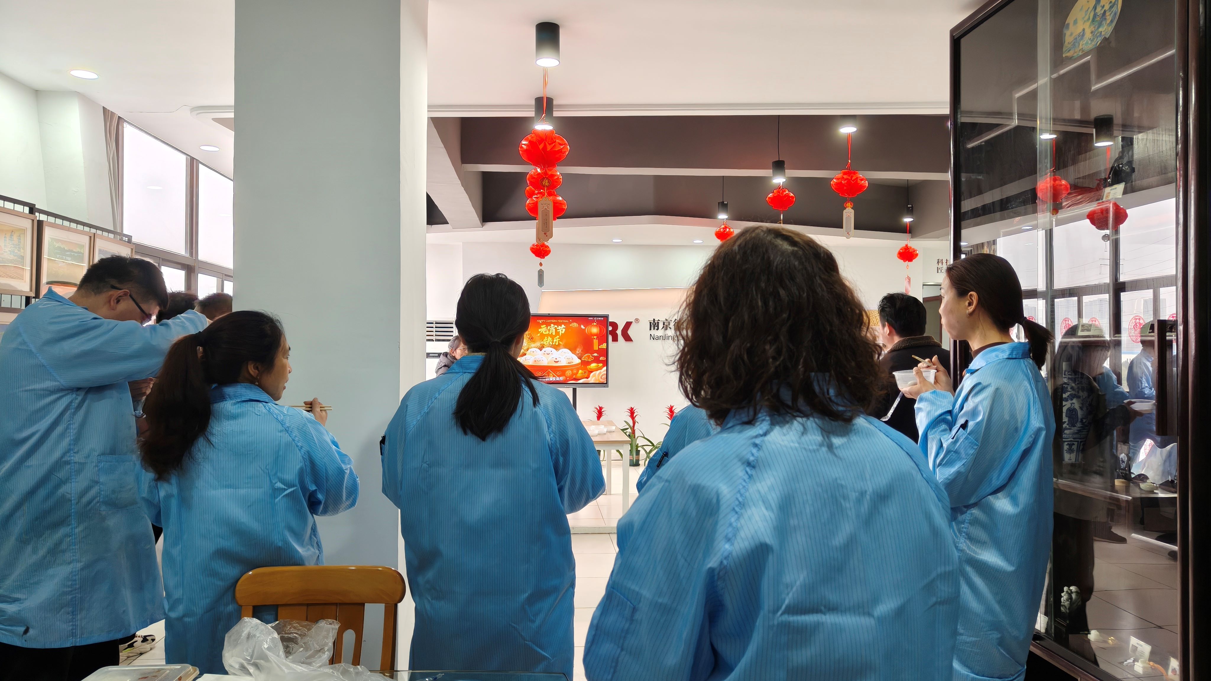 德朗克电子举办元宵节活动 | 团团圆圆过佳节，甜甜蜜蜜启新程